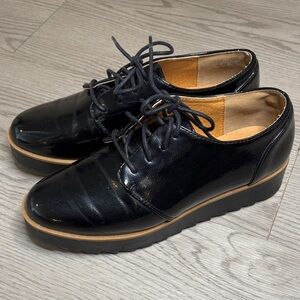 Chinese Laundry Black Patent Lace-Up Platform Oxfords